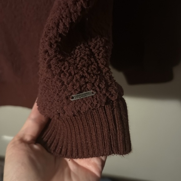 Abercrombie and Fitch Soft A & F Sherpa Large Maroon, GUC. - Picture 4 of 9